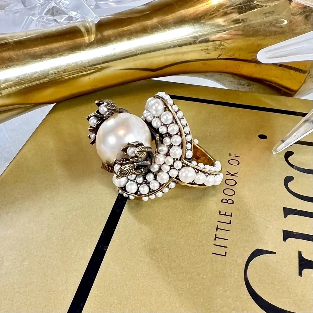 |SOLD| Gucci White & Pearl Beaded Tulip Cocktail Ring - Picture 3 of 9